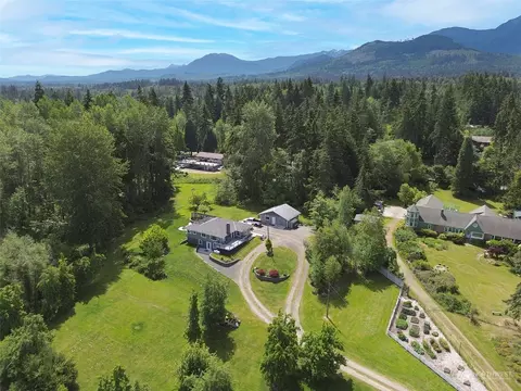 1303 S Golf Course Rd, Port Angeles, WA 98362