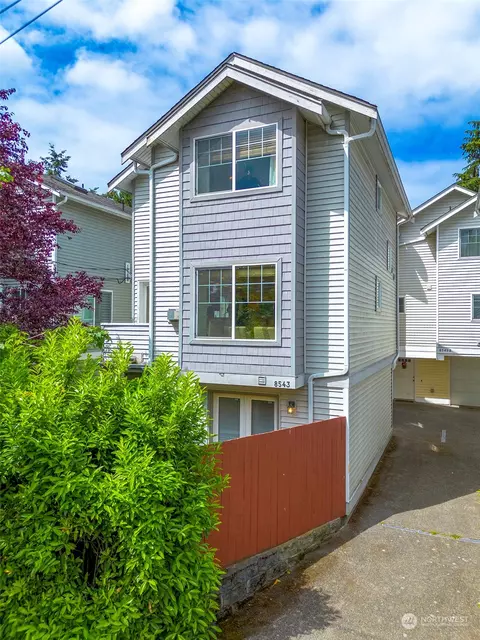 8543 Stone Ave N, Seattle, WA 98103