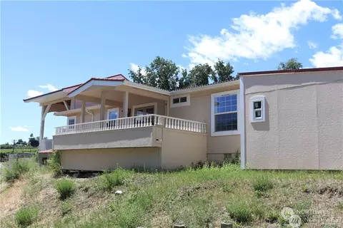 7 Blackler Rd, Oroville, WA 98844