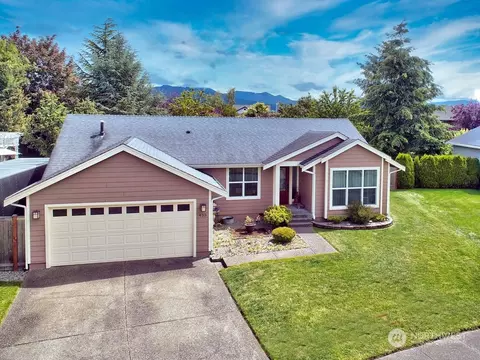 435 Randall Pl, Enumclaw, WA 98022