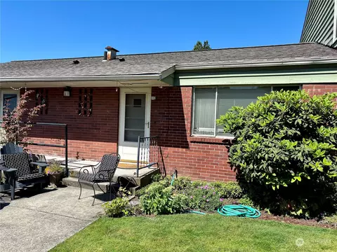 901 N Forest St #112, Bellingham, WA 98225