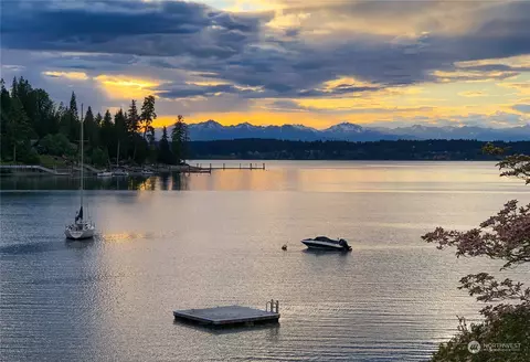 7916 Olympic View Dr NW, Gig Harbor, WA 98335
