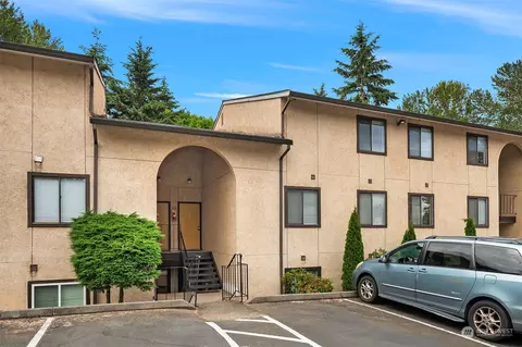 10021 SE 235th Pl #B206, Kent, WA 98031