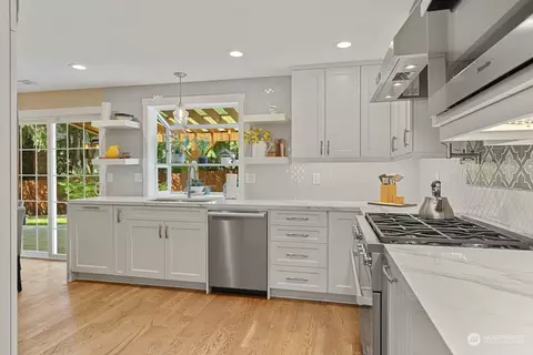 Kitchen - 13705 56th Dr SE, Everett, WA 98208 photo 1 of 3