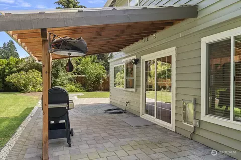 Exterior - 13705 56th Dr SE, Everett, WA 98208 photo 7 of 11