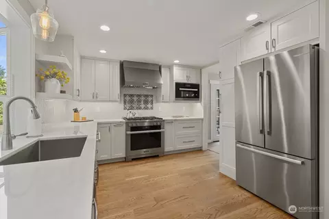 Kitchen - 13705 56th Dr SE, Everett, WA 98208 photo 2 of 3