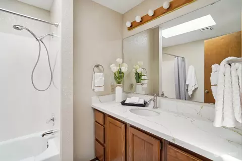 Bath - 13603 26th Ave SE, Mill Creek, WA 98012 photo 3 of 3
