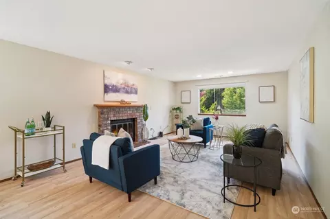 Living - 13603 26th Ave SE, Mill Creek, WA 98012 photo 3 of 4