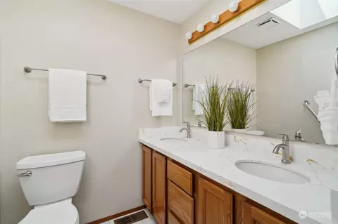Bath - 13603 26th Ave SE, Mill Creek, WA 98012 photo 1 of 3
