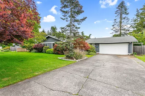 8372 W Meadow Ln, Lynden, WA 98264
