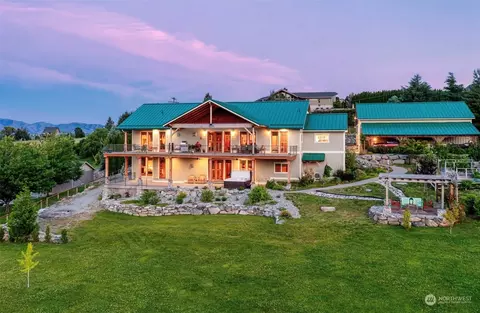 716 Loop Ave, Manson, WA 98831 photo 3