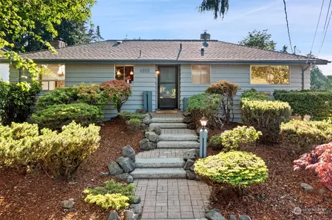 4205 Olympus Dr NE, Bremerton, WA 98310