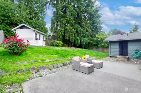 Exterior - 20016 101st Pl NE, Bothell, WA 98011 photo 2 of 4