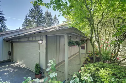 16705 96 Ct NE #B35, Bothell, WA 98011