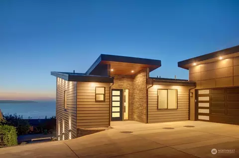 272 Burke Dr, Camano Island, WA 98282