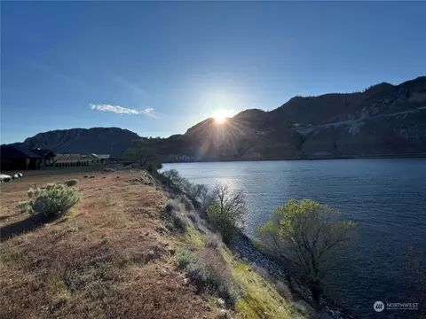 133 N Shore Dr, Orondo, WA 98843