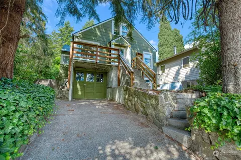 2001 NE Jensen Ave, Bremerton, WA 98310