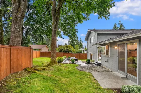 Exterior - 22226 4th Pl W, Bothell, WA 98021 photo 5 of 6