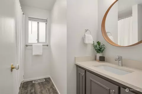 Bath - 22226 4th Pl W, Bothell, WA 98021 photo 3 of 3