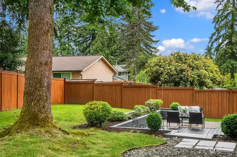 Exterior - 22226 4th Pl W, Bothell, WA 98021 photo 4 of 6