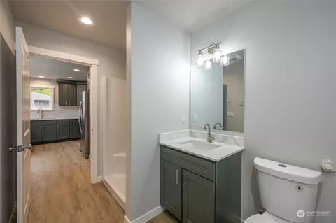 Bath - 6281 Spruce Ct, Maple Falls, WA 98266 photo 2 of 2
