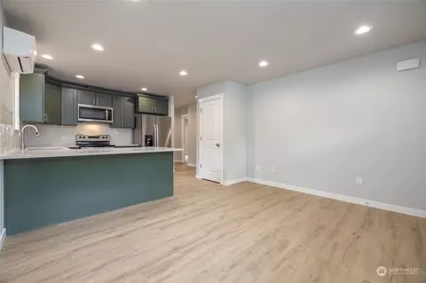 Living - 6281 Spruce Ct, Maple Falls, WA 98266 photo 3 of 4