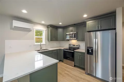 Kitchen - 6281 Spruce Ct, Maple Falls, WA 98266 photo 1 of 3