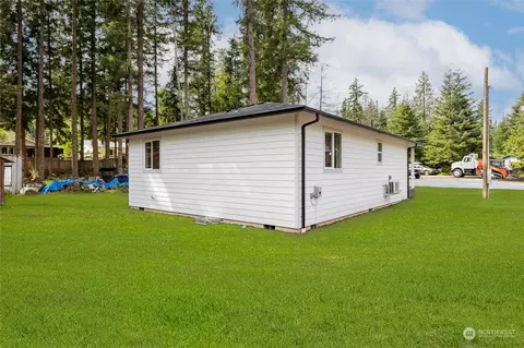 Exterior - 6281 Spruce Ct, Maple Falls, WA 98266 photo 4 of 5