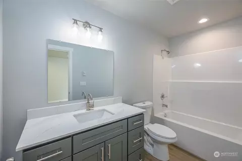 Bath - 6281 Spruce Ct, Maple Falls, WA 98266 photo 1 of 2