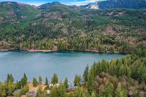 9200 Silver Lake Rd, Maple Falls, WA 98266