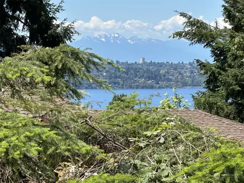 4450 84th Ave SE, Mercer Island, WA 98040