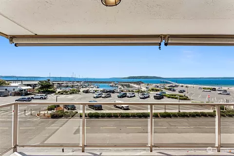 22222 Dock Ave S #2C, Des Moines, WA 98198