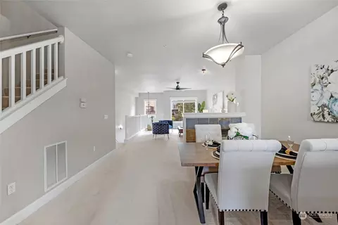 Dining - 2115 201st Pl SE #D2, Bothell, WA 98012 photo 3 of 3