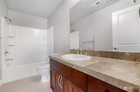 Bath - 2115 201st Pl SE #D2, Bothell, WA 98012 photo 4 of 4