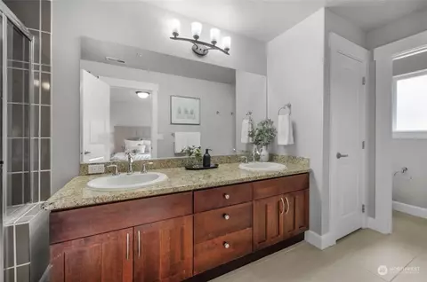 Bath - 2115 201st Pl SE #D2, Bothell, WA 98012 photo 3 of 4