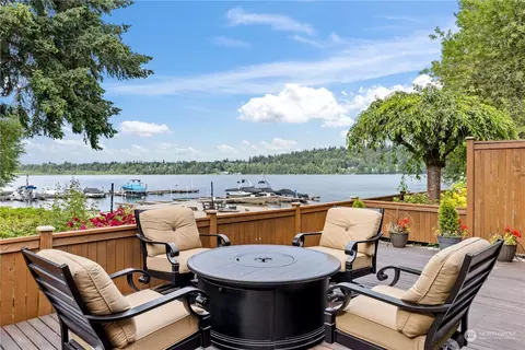 17534 NE 38th Ct #C17, Redmond, WA 98052
