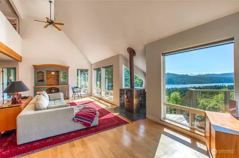 381 Geisers Way, Eastsound, WA 98245