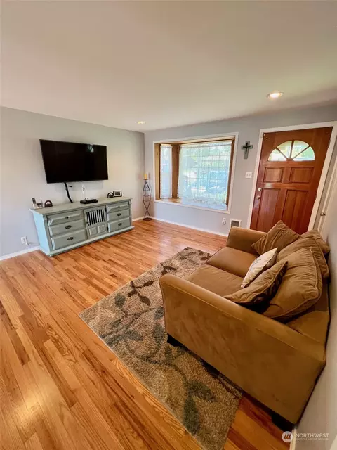 8911 5th Ave W, Everett, WA 98204 photo 3
