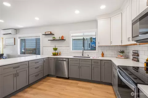 Kitchen - 3013 Leonard Dr, Everett, WA 98201 photo 1 of 3