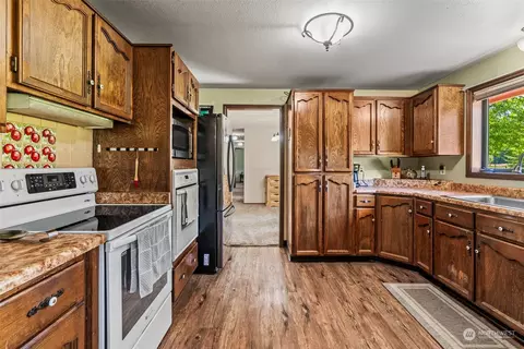 417 Carlon Loop Rd, Longview, WA 98632 photo 3