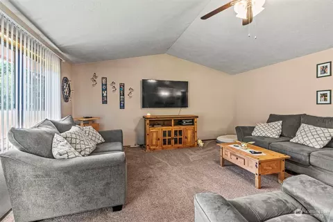 417 Carlon Loop Rd, Longview, WA 98632 photo 4
