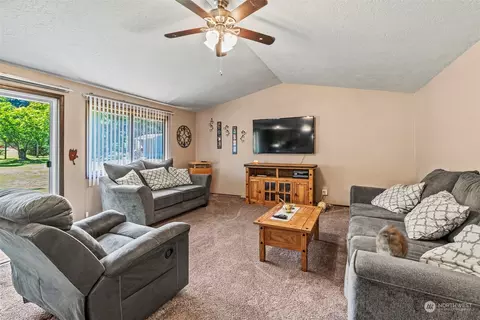 417 Carlon Loop Rd, Longview, WA 98632 photo 6