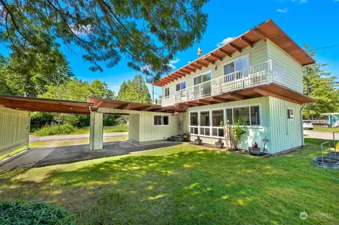 4924 Henley St, Blaine, WA 98230