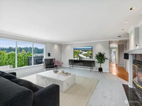 Living - 4859 Alpine Dr, Everett, WA 98203 photo 1 of 2