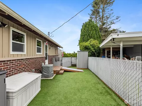 Exterior - 4859 Alpine Dr, Everett, WA 98203 photo 7 of 10