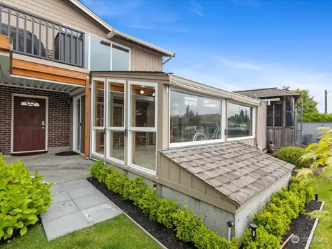 Exterior - 4859 Alpine Dr, Everett, WA 98203 photo 8 of 10