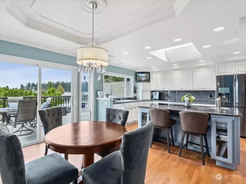 Dining - 4859 Alpine Dr, Everett, WA 98203 photo 2 of 2