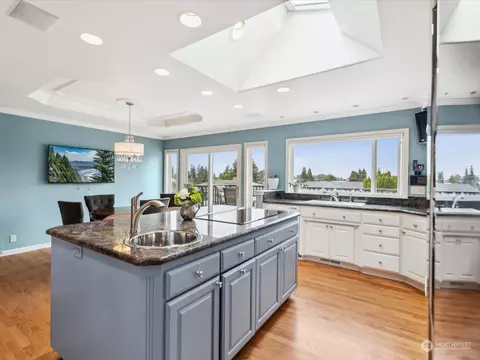 Kitchen - 4859 Alpine Dr, Everett, WA 98203 photo 1 of 4