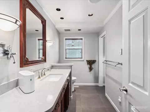 Bath - 4859 Alpine Dr, Everett, WA 98203 photo 2 of 2
