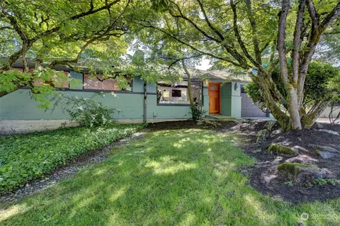10026 36th Ave NE, Seattle, WA 98125